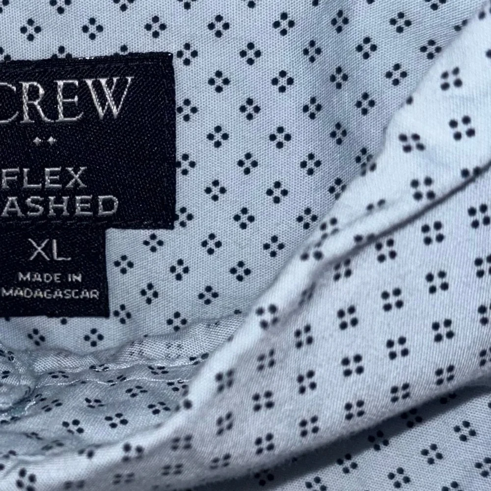 J. Crew Classic Flex Washed Men’s XL Button Down Shirt Long Sleeve Diamond Dot